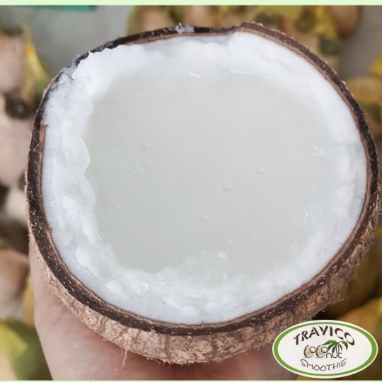 Dừa Sáp Trung: 170k  - trái 800- dưới 1kg đã bốc vỏ 1 phần , chưa bao gồm phí Ship) 